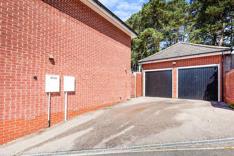 4 bedroom detached house for sale, Bretby Heights, Swadlincote DE11