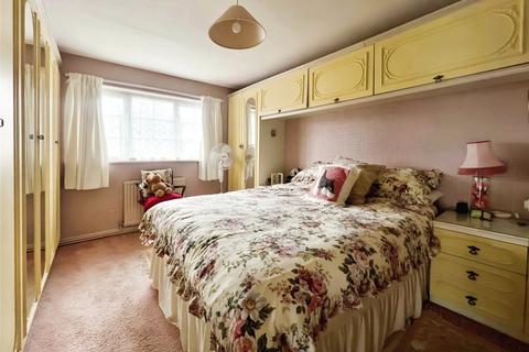 16 Ash Close, Swanley, BR8 7ES