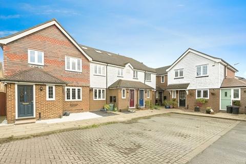 3 bedroom end of terrace house for sale, The Staples, Kent BR8