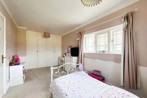 44 Beesfield Lane, Farningham, Dartford, DA4 0BZ