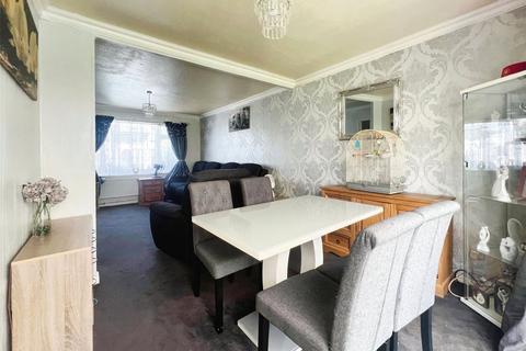 31 Conifer Way, Swanley, BR8 7UE