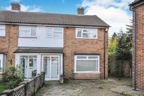 3 bedroom semi-detached house to rent, Lynden Way, Kent BR8