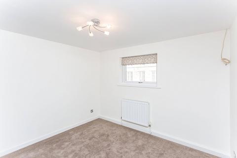 2 bedroom flat to rent, Stableford Avenue, Manchester M30