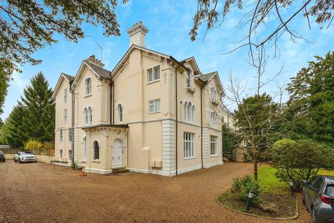 Flat 3, 11 Broadwater Down, Tunbridge Wells, TN2 5NJ