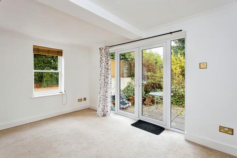 Flat 3, 11 Broadwater Down, Tunbridge Wells, TN2 5NJ