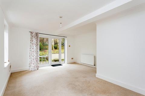 Flat 3, 11 Broadwater Down, Tunbridge Wells, TN2 5NJ
