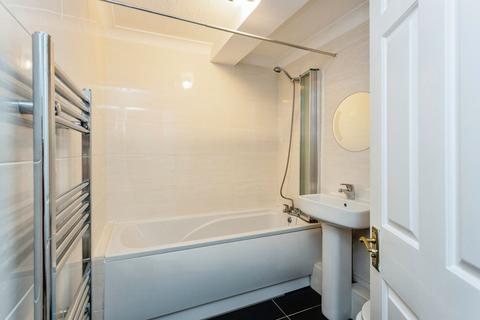 Flat 3, 11 Broadwater Down, Tunbridge Wells, TN2 5NJ