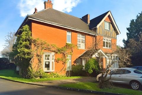 2 bedroom flat for sale, Bayhall Road, Kent TN2