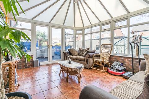 5 Hood Close, Tyldesley, Manchester, M29 8PN