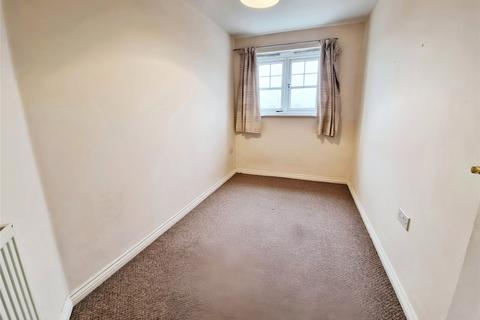 2 bedroom flat for sale, Everside Close, Manchester M28