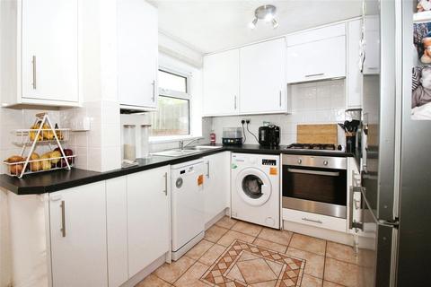 32 Albury Close, Chatham, ME5 8UW