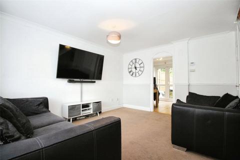 32 Albury Close, Chatham, ME5 8UW