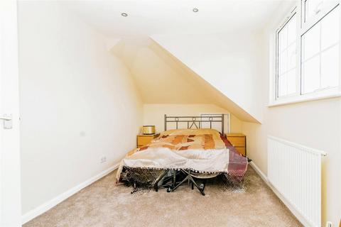 33 Bradfields Avenue, Chatham, ME5 0LE