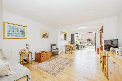 53 Berkeley Close, Abbots Langley, WD5 0XD