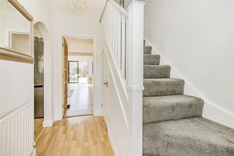 53 Berkeley Close, Abbots Langley, WD5 0XD