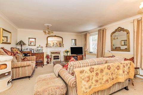 3 bedroom flat for sale, Townfield Lane, Chalfont St. Giles HP8