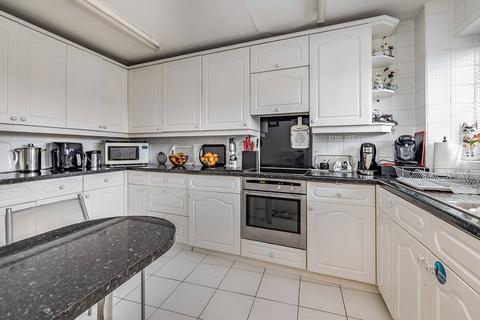 3 bedroom flat for sale, Townfield Lane, Chalfont St. Giles HP8