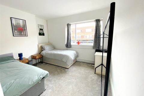 3 bedroom flat for sale, St Albans Road, Hertfordshire WD24