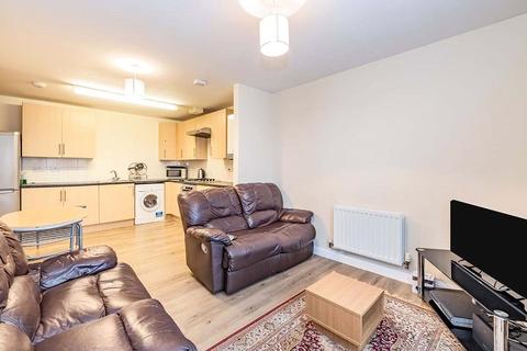 2 bedroom flat for sale, Queen Marys Avenue, Hertfordshire WD18