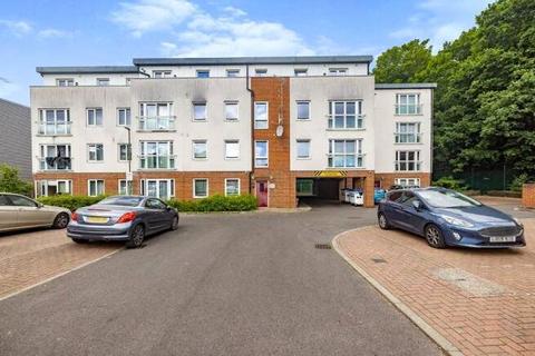 2 bedroom flat for sale, Queen Marys Avenue, Hertfordshire WD18