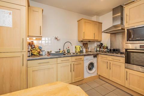 2 bedroom flat for sale, Whippendell Road, Hertfordshire WD18