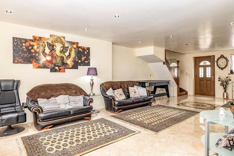 16 Comyne Road, Watford, WD24 5LG