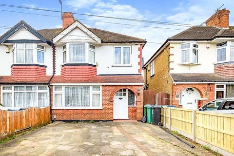 3 bedroom semi-detached house to rent, Kingswood Road, Hertfordshire WD25