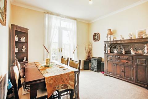 16 Melbourne Crescent, Whitley Bay, NE25 8TG