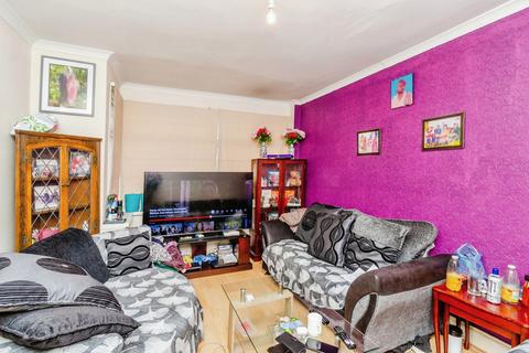 3 bedroom semi-detached house for sale, Lawfred Avenue, West Midlands WV11