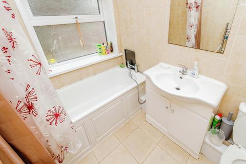 3 bedroom semi-detached house for sale, Lawfred Avenue, West Midlands WV11