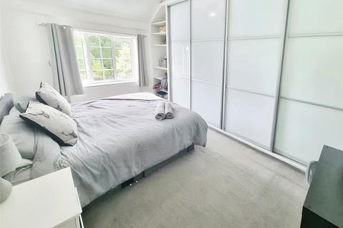 114 Cannock Road, Wednesfield, Wolverhampton, WV10 8PW