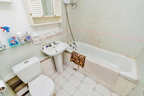 Flat 20, Camborne Court Camborne Road, Walsall, WS5 3JE