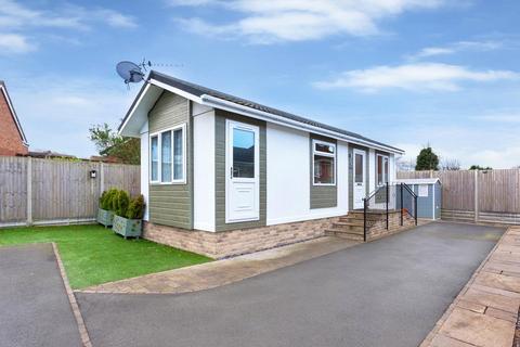 1 bedroom bungalow for sale, Featherstone Park, Featherstone WV10