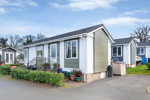 1 bedroom bungalow for sale, Featherstone Park, Featherstone WV10