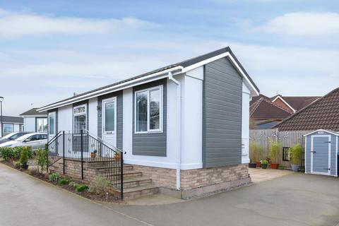 1 bedroom bungalow for sale, Featherstone Park, Featherstone WV10