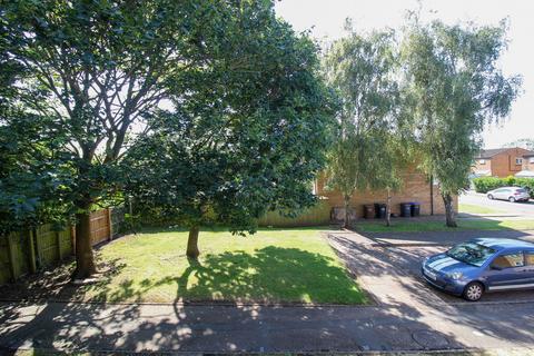 2 bedroom maisonette for sale, Drovers Walk, Northampton, NN2