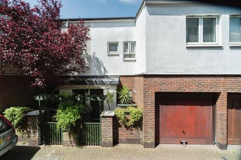 3 bedroom terraced house for sale, Barnard Close, Wallington SM6