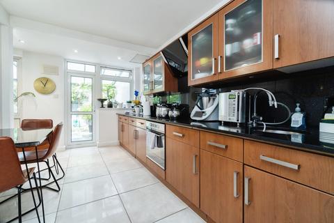 3 Barnard Close, Wallington, SM6 9EN