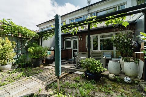 3 Barnard Close, Wallington, SM6 9EN