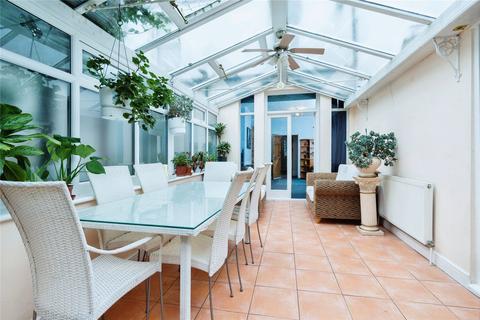 16 Onslow Gardens, Wallington, SM6 9QN