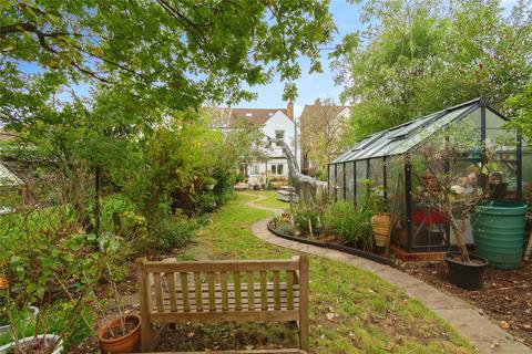 16 Onslow Gardens, Wallington, SM6 9QN