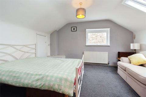 16 Onslow Gardens, Wallington, SM6 9QN