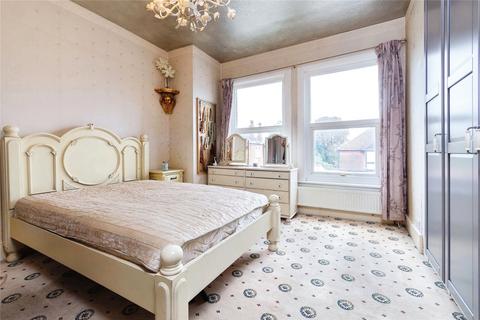 16 Onslow Gardens, Wallington, SM6 9QN