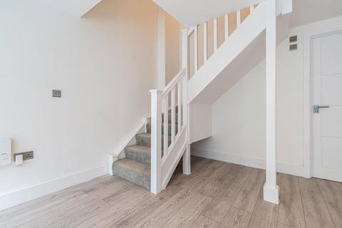 2 bedroom flat for sale, Restmor Way, Wallington SM6