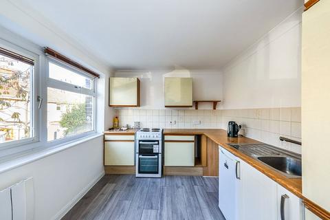 1 bedroom flat for sale, Crombie Close, Hampshire PO8