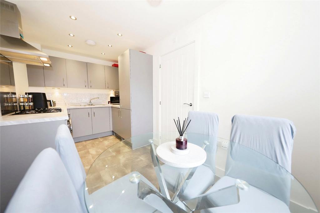 Kitchen / Dining(2)