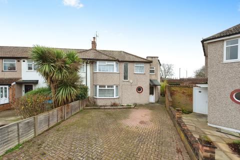 4 bedroom end of terrace house for sale, Hall Farm Drive, Whitton, Twickenham TW2