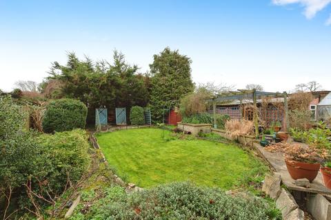 87 Hall Farm Drive, Twickenham, TW2 7PG