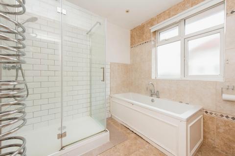 164 Percy Road, Twickenham, TW2 6JF