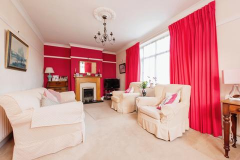 131 Hall Road, Isleworth, TW7 7PD